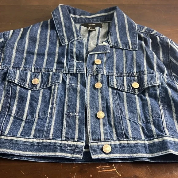 Forever 21 White Pinstripe Striped Cropped Denim Jacket - Picture 6 of 13